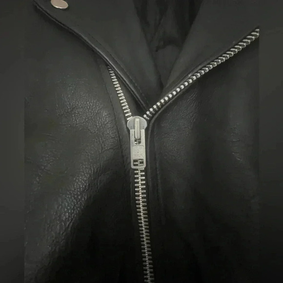 Vintage Black Leather Genuine Motorcycle Jacket- 🏍️ - Picture 5 of 12